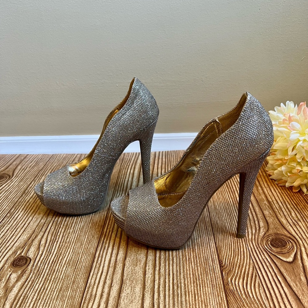 High heels - Picture 2 of 4